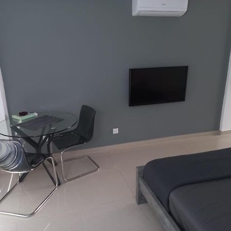 Modern Studio Apartment Armonia Court Paralimni Exterior foto