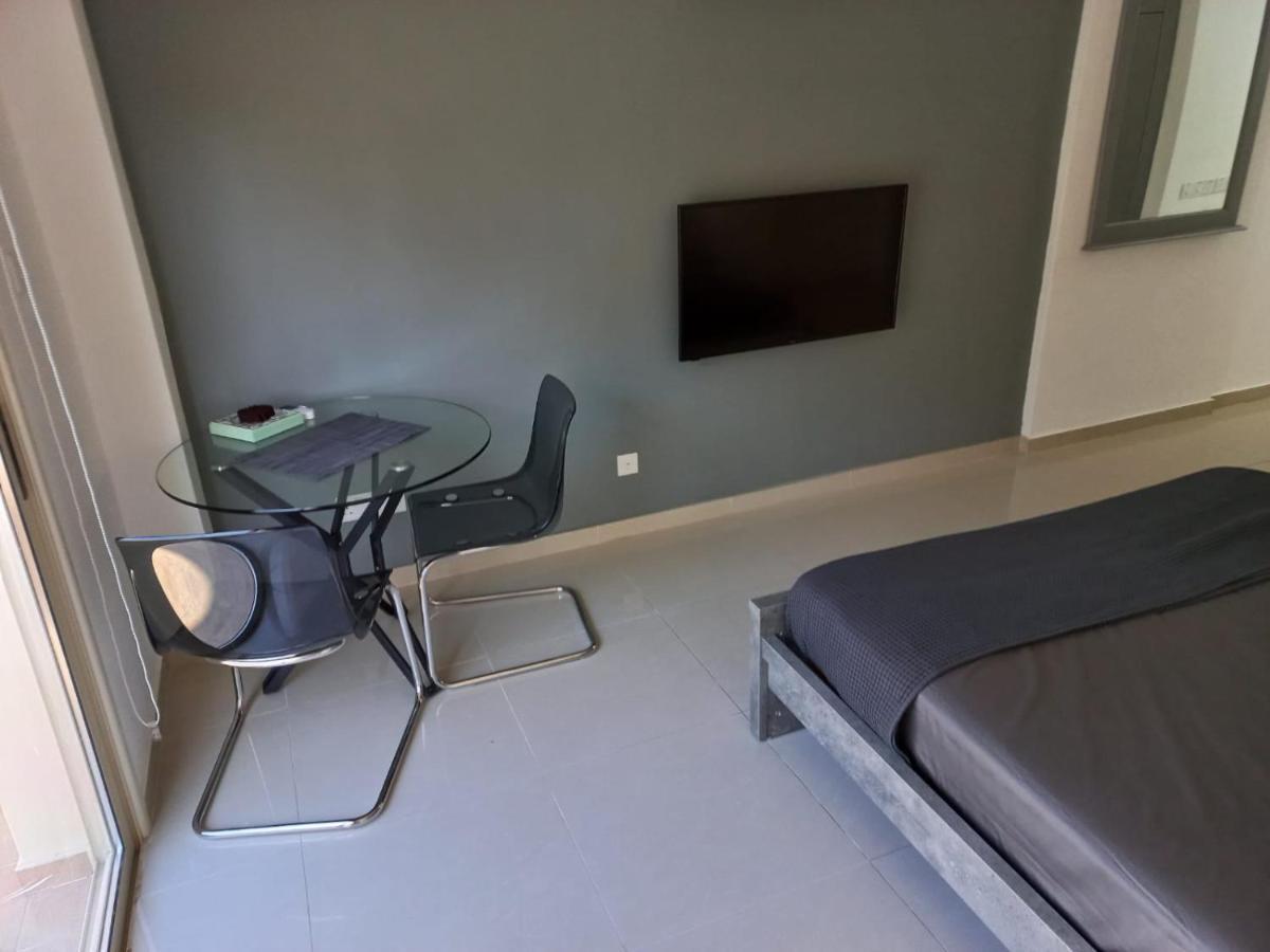 Modern Studio Apartment Armonia Court Paralimni Exterior foto